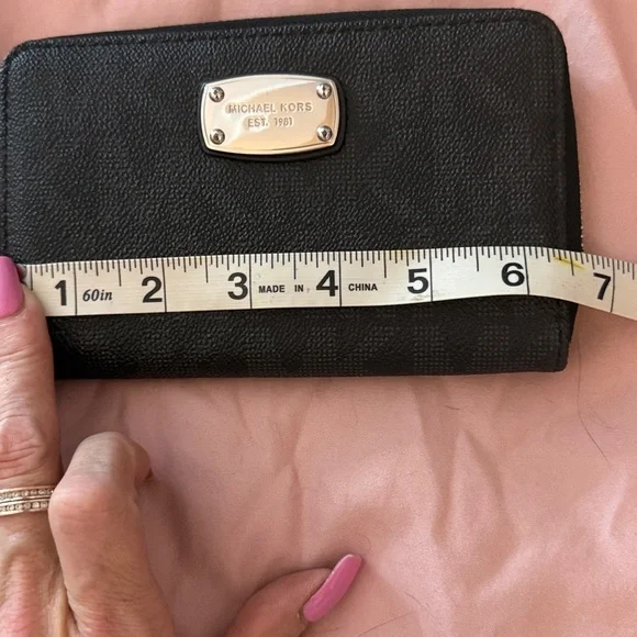 Michael Kors Black Textured Wallet - Picture 7 of 8